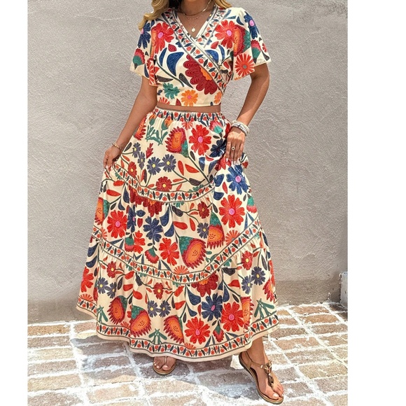 Plus Colorful Floral print Crop Top Maxi Skirt Set - Picture 4 of 5